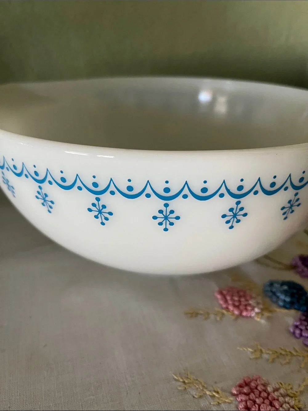 Vintage Pyrex #443 White Mixing Bowl with Blue Snowflake Border